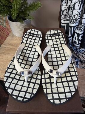 COACH Flip Flops Sandals Black and White with Bow Size 7-8